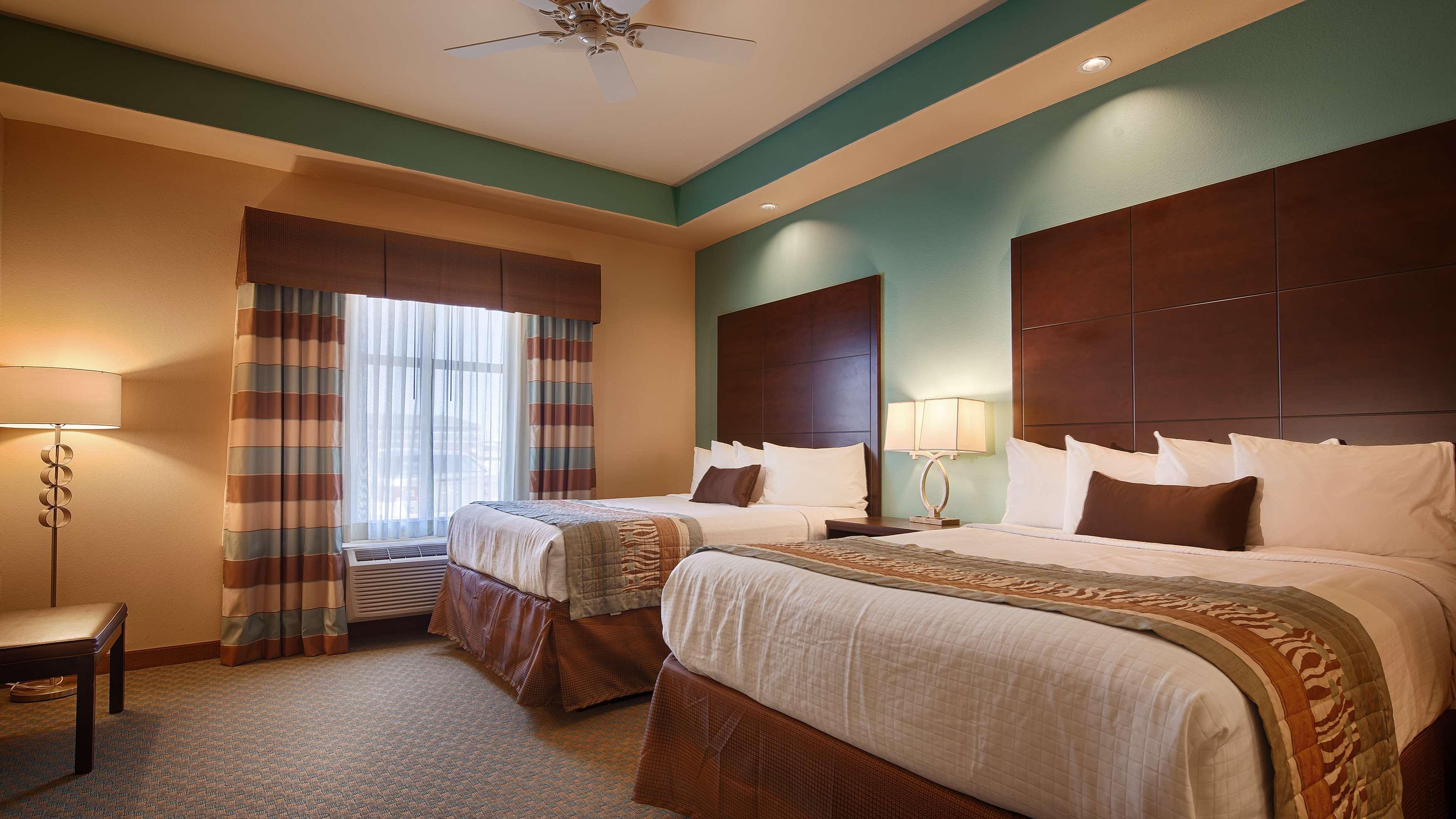 Best Western Plus Midland Suites Extérieur photo