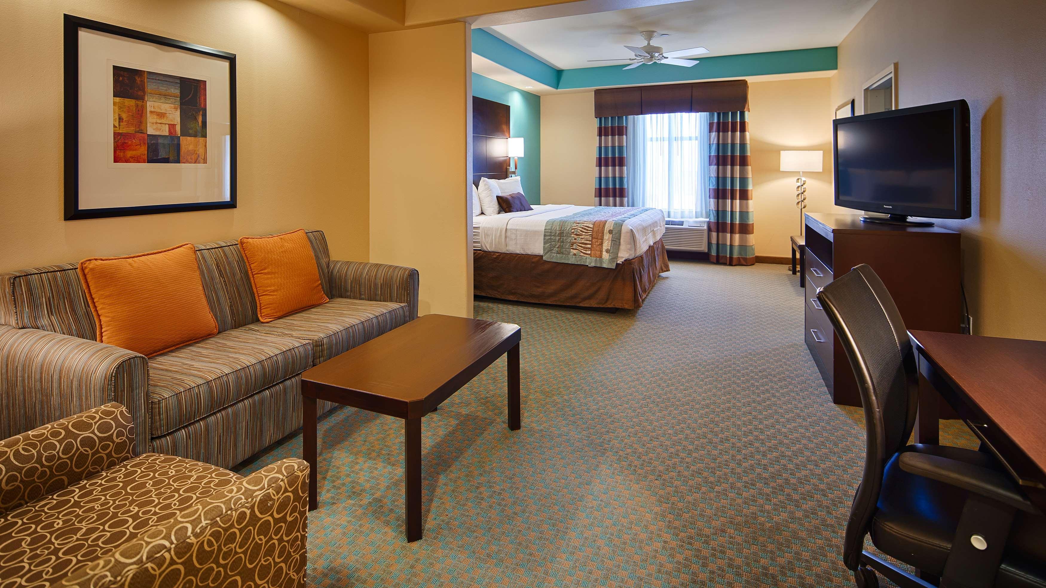 Best Western Plus Midland Suites Extérieur photo