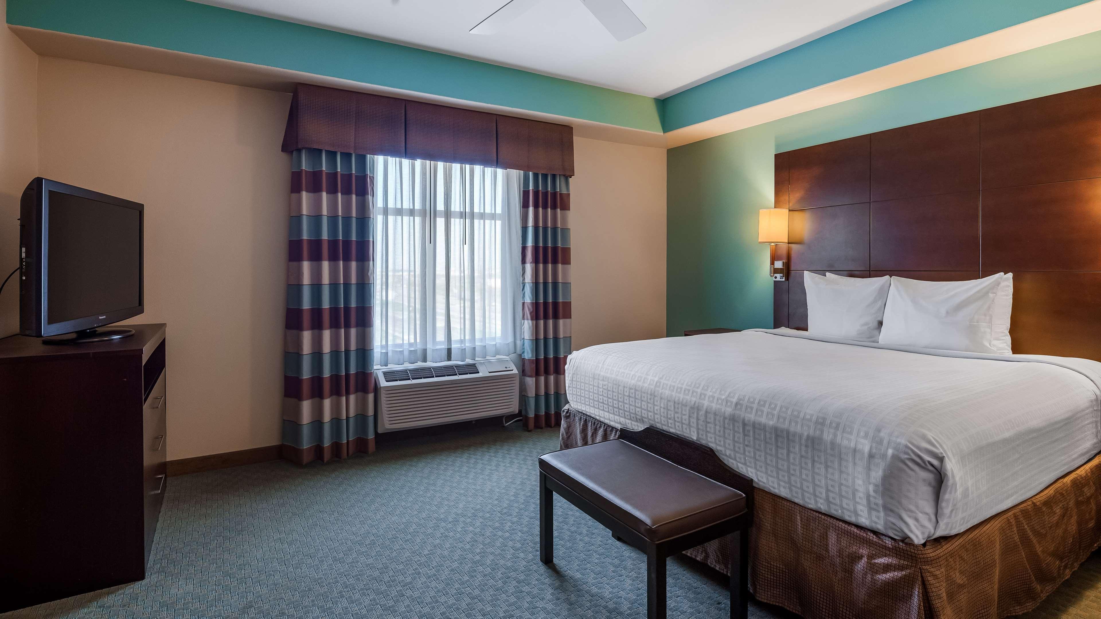 Best Western Plus Midland Suites Extérieur photo