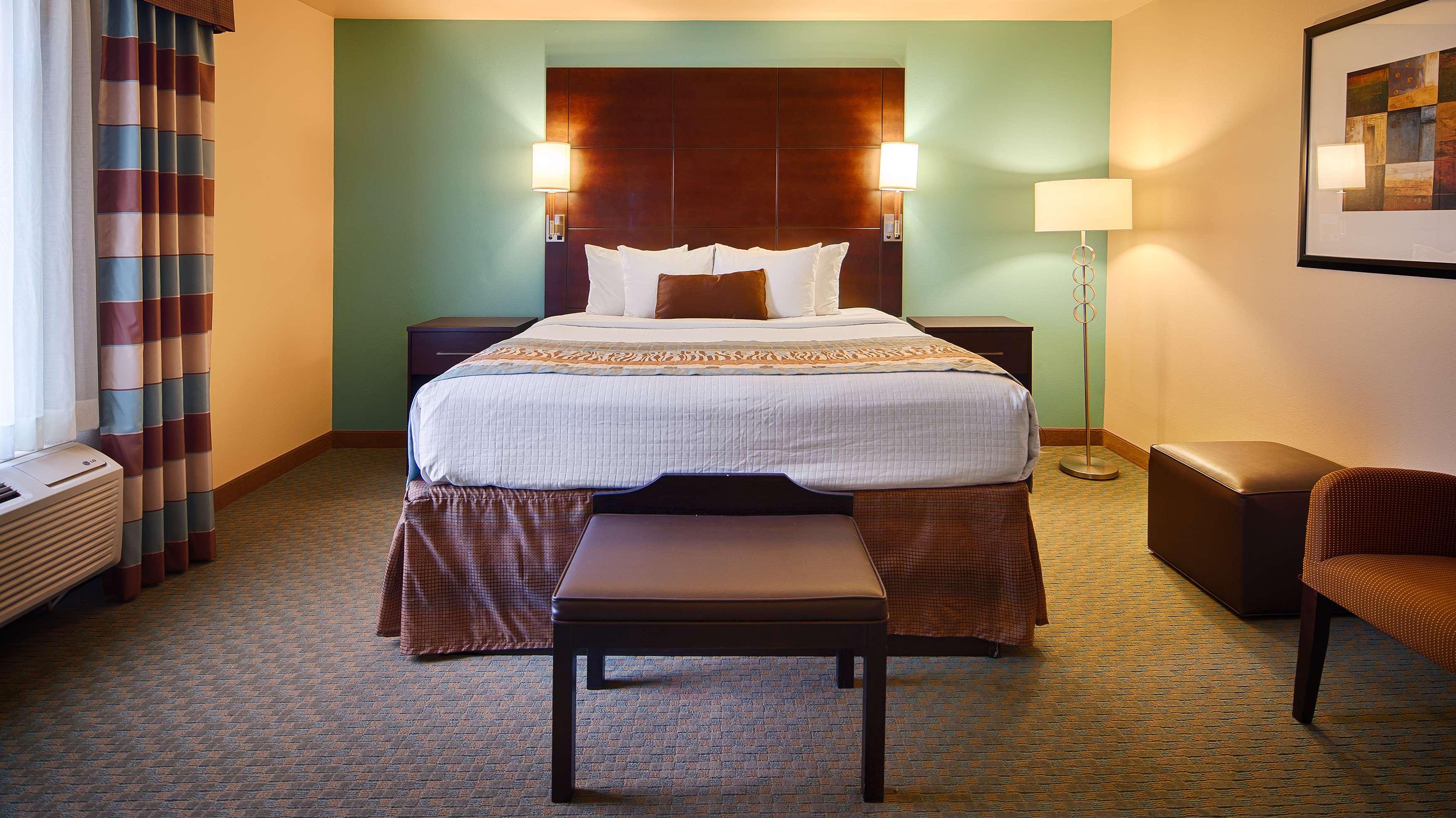Best Western Plus Midland Suites Extérieur photo