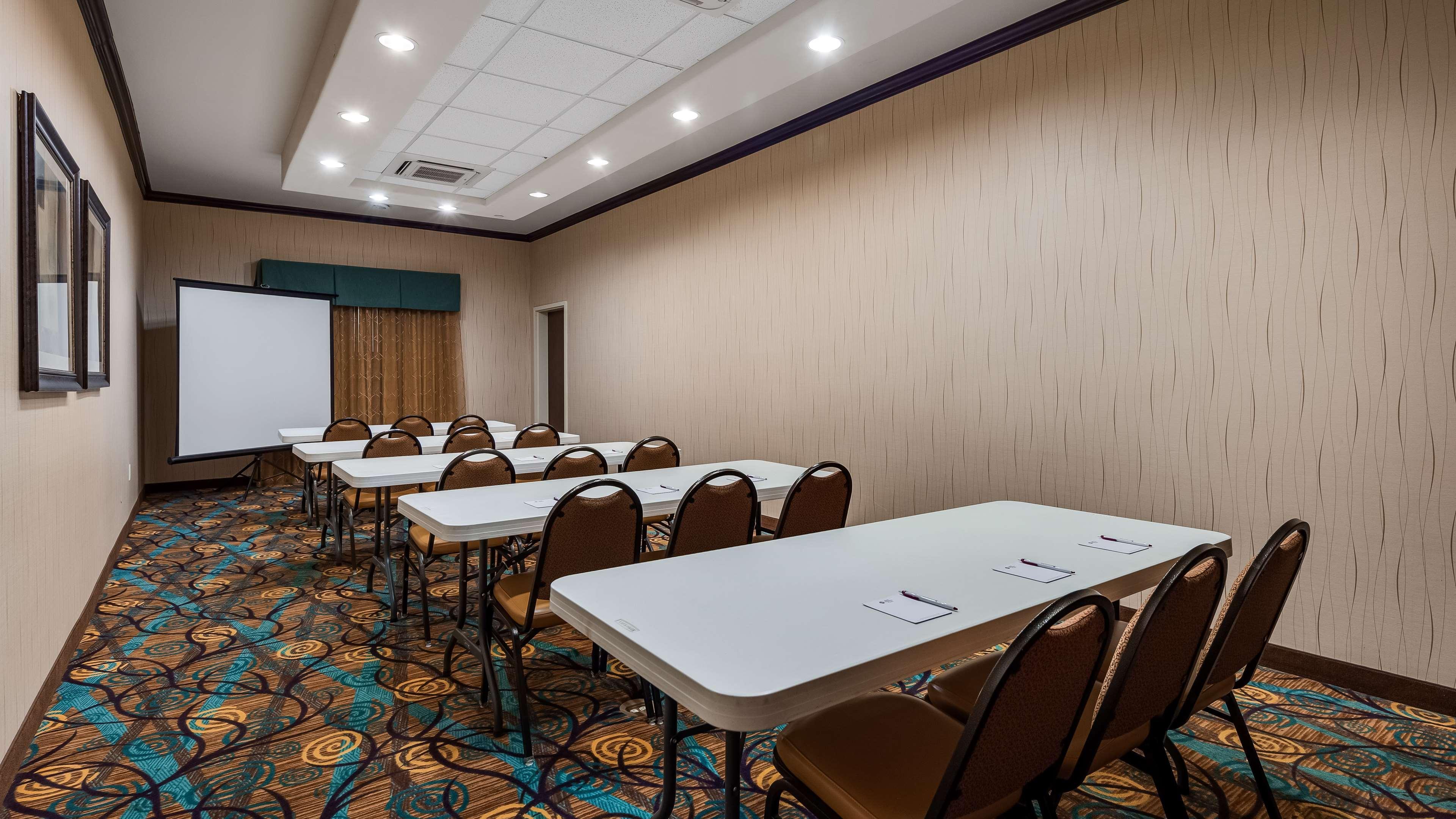 Best Western Plus Midland Suites Extérieur photo