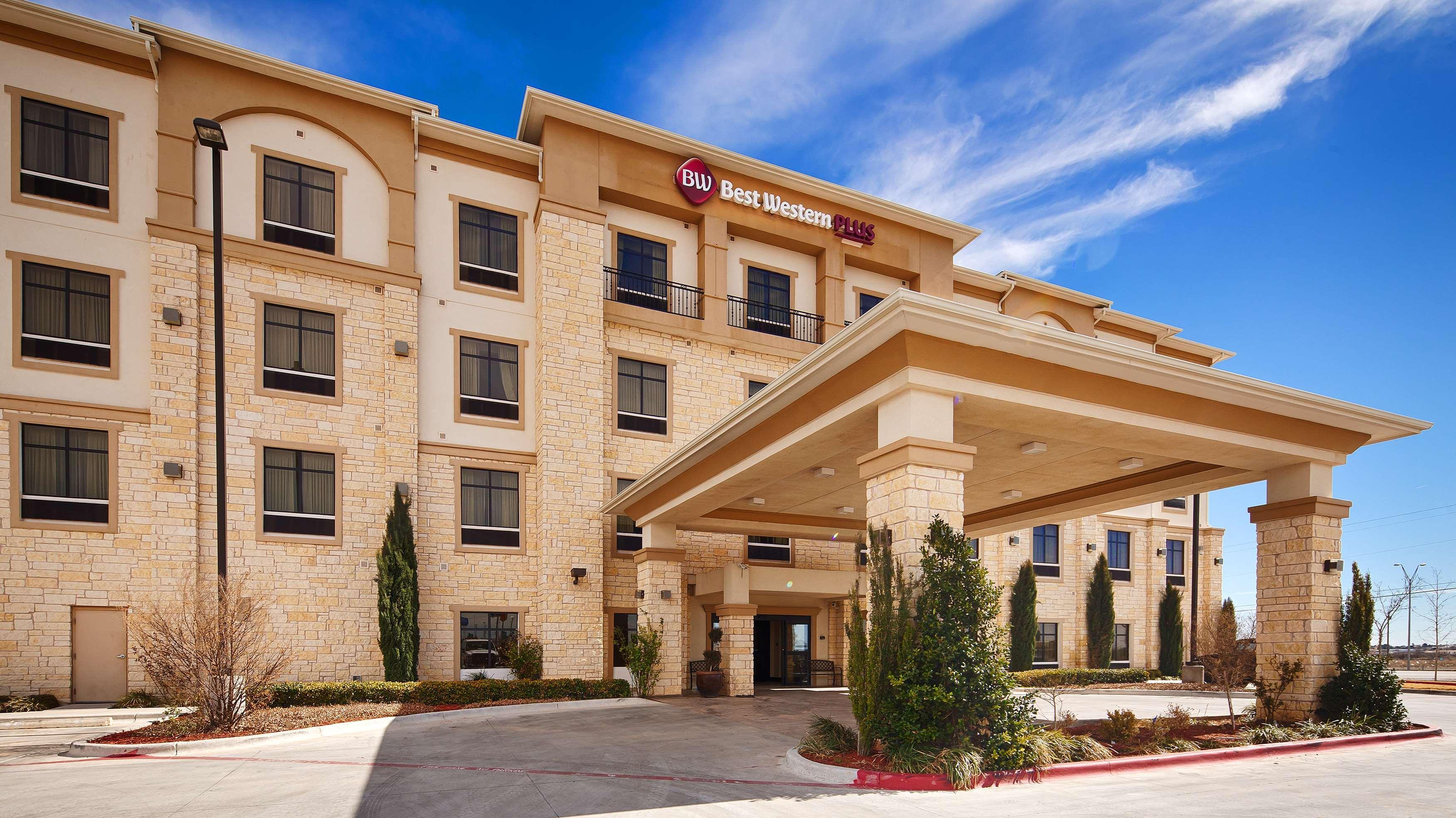 Best Western Plus Midland Suites Extérieur photo