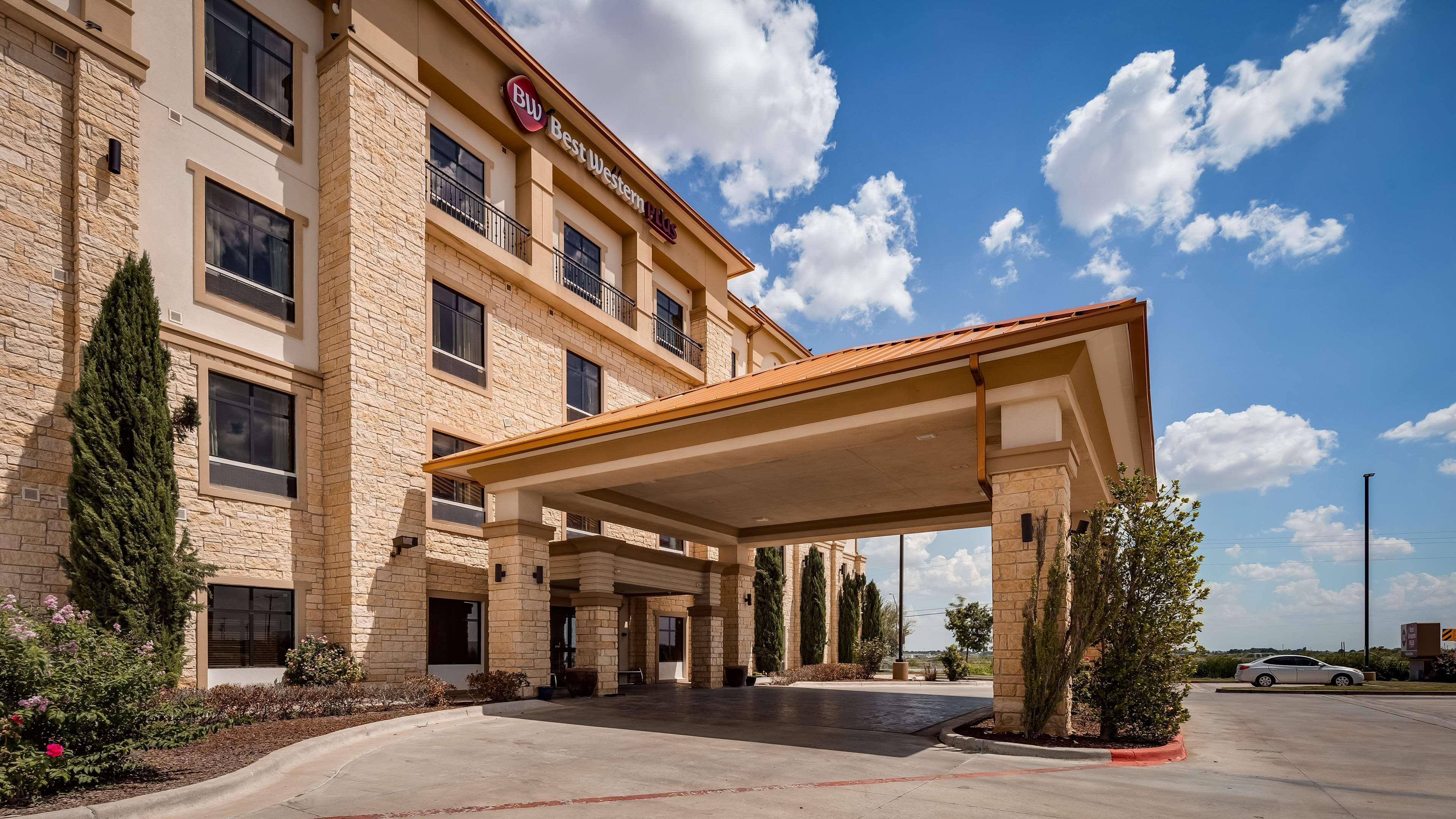 Best Western Plus Midland Suites Extérieur photo