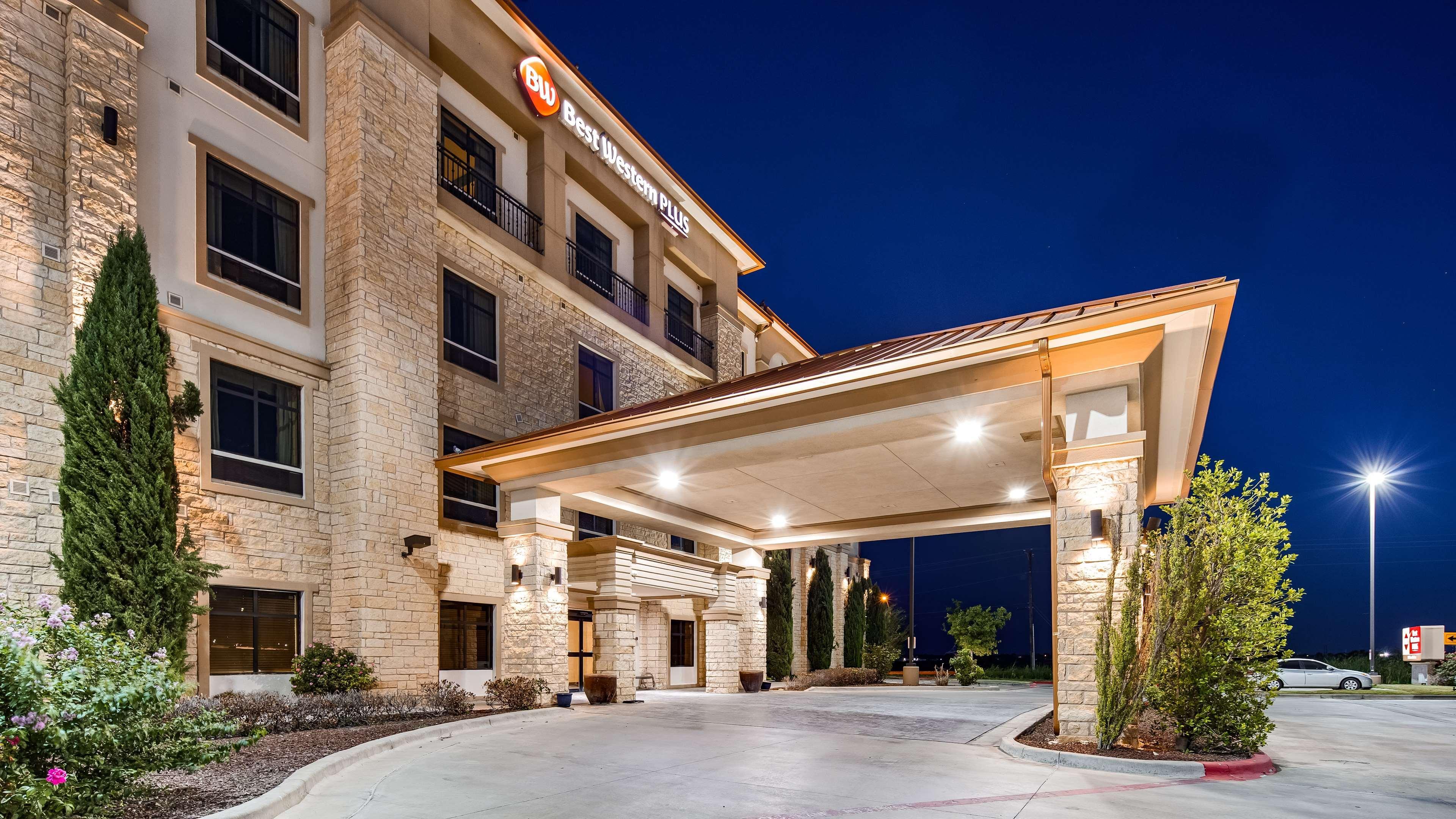 Best Western Plus Midland Suites Extérieur photo