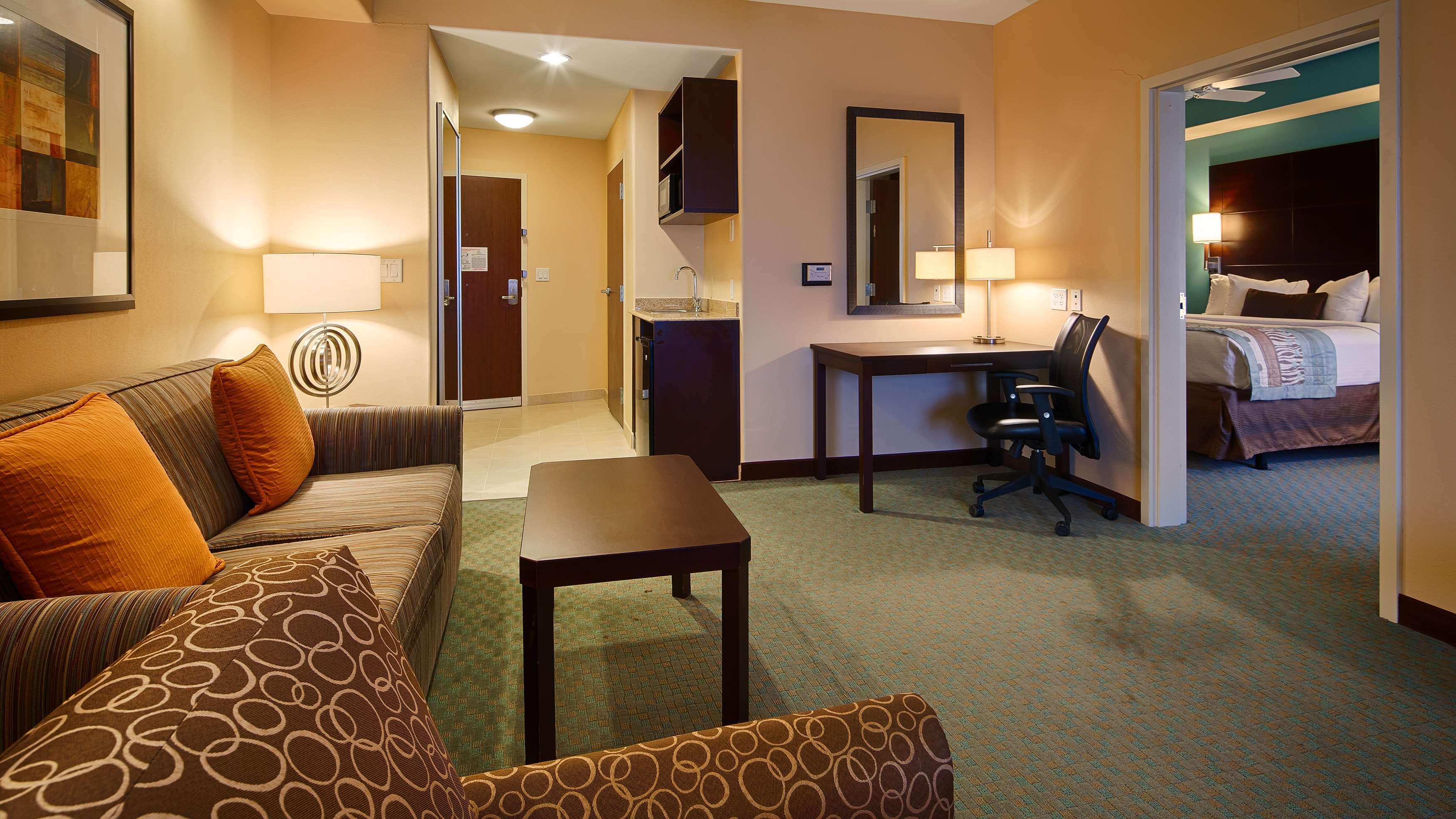 Best Western Plus Midland Suites Extérieur photo
